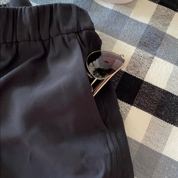 Lululelemon size 4 skirt - Picture 5 of 5